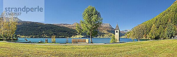 Kirchturm im Reschensee Panorama  Graun  Reschen  Trentino-Alto Adige  Italien  Europa