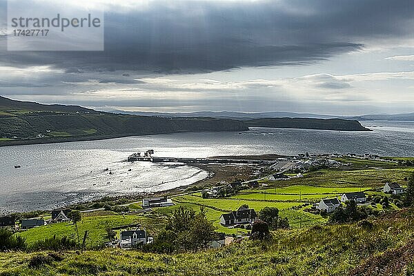 Blick über die Bucht von Uig  Isle of Skye  Schottland  UK