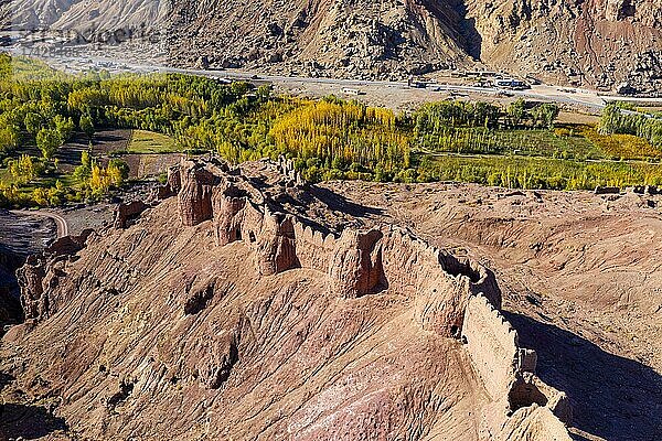 Luftaufnahme von Shahr-e Zuhak. die rote Stadt  Bamyan  Afghanistan  Asien