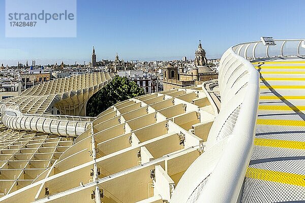 Holzdach namens Setas de Sevilla und erstaunlicher Panoramablick auf die Stadt  Sevilla  Andalusien  Spanien  Europa