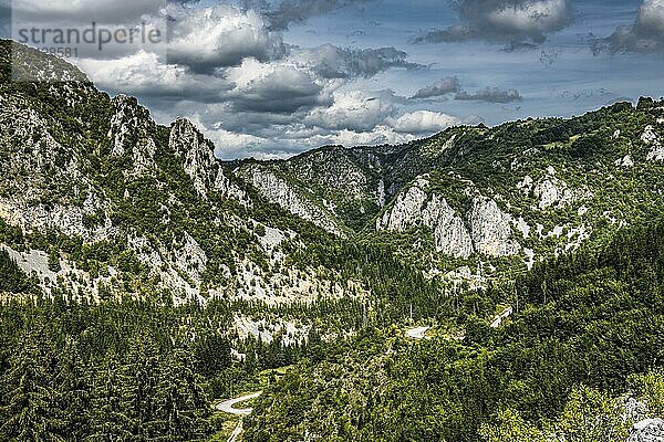 Berge um Ulvac  Besonderes Naturschutzgebiet Uvac  Serbien  Europa