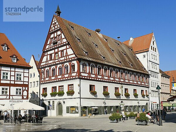 Tanzhaus am Marktplatz  Nördlingen  Schwaben  Bayern  Deutschland  Europa