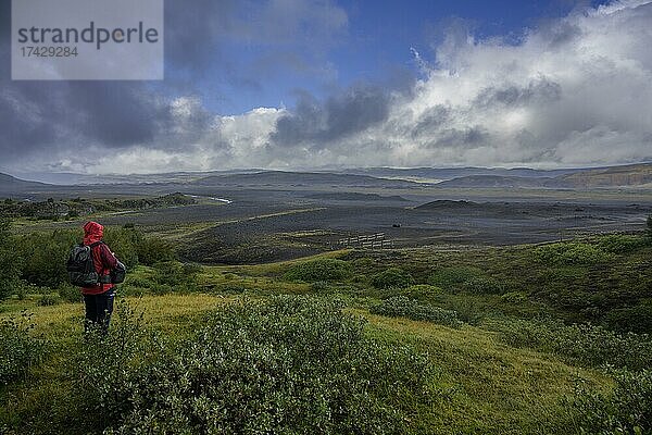 Blick von der Ausgrabung Wikinger-Langhaus Stöng  Skeiða- og Gnúpverjahreppur  Suðurland  Island  Europa