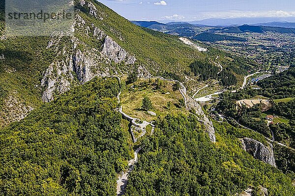 Luftaufnahme der Burg Stari Ras  Novi Pazar  Serbien  Europa