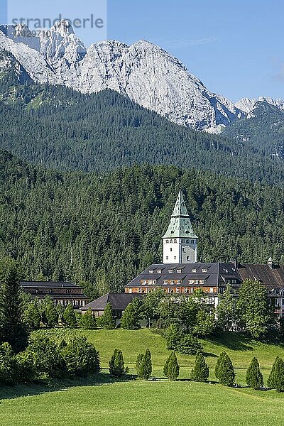 Schloss Elmau  Schlosshotel  Wettersteingebirge  Klais  Krün  Werdenfelser Land  Oberbayern  Bayern  Deutschland  Europa