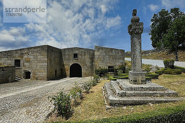 St. Antonius Ravelin und Pelourinho  Almeida  Historisches Dorf in der Serra da Estrela  Bezirk Castelo Branco  Beira  Portugal  Europa