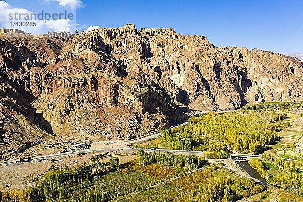 Luftaufnahme von Shahr-e Zuhak. die rote Stadt  Bamyan  Afghanistan  Asien