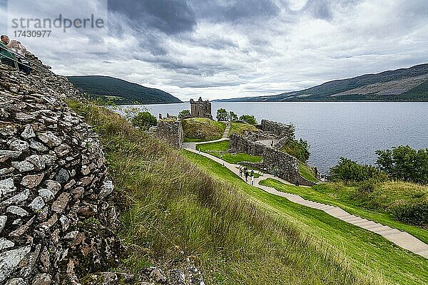 Urquhart Castle  Loch Ness  Schottland  UK