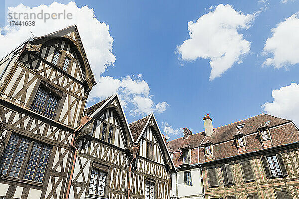 Frankreich  Departement Yonne  Auxerre  Fachwerkhäuser in der historischen Altstadt