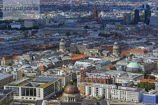 Deutschland  Berlin  Luftbild des Bezirks Mitte mit dem Gendarmenmarkt in der Mitte