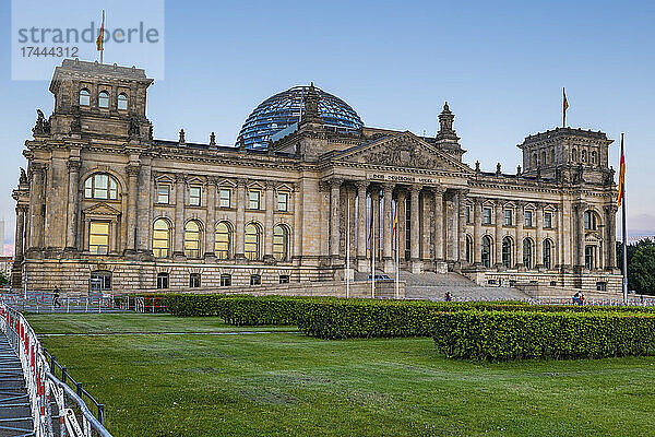 Deutschland  Berlin  Fassade des Reichstagsgebäudes