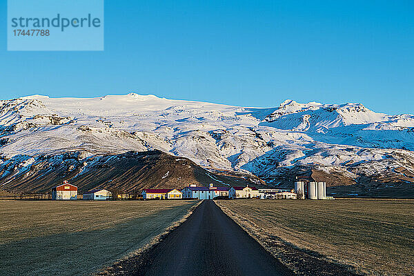 abgelegener Bauernhof am Rande des Eyjafjallajökull im Süden Islands