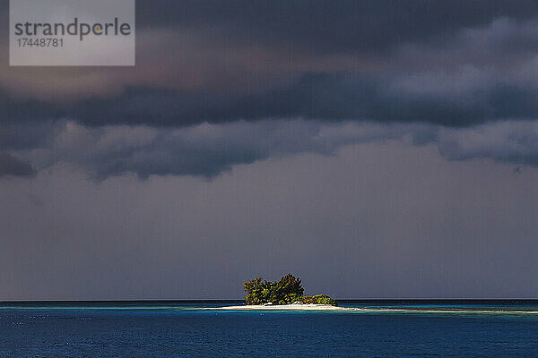 Einsame Insel im Indischen Ozean