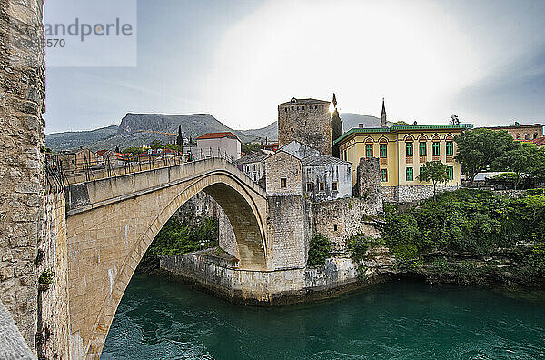die berühmte Brücke Stari Most in Mostar