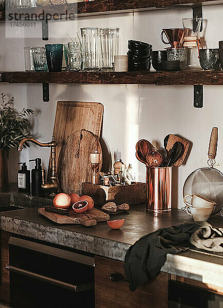 Rustikaler Küchenlook im mediterranen Stil