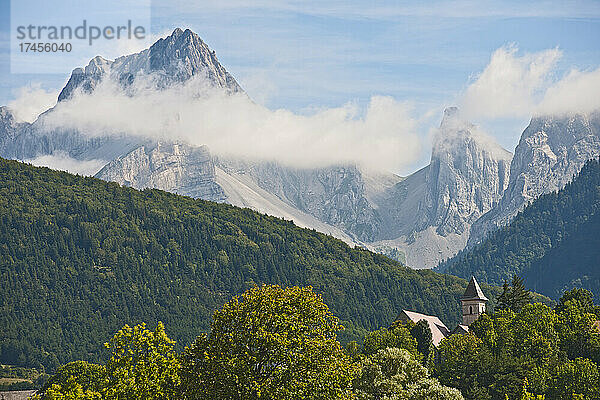 Berggipfel in den französischen Alpen in der Nähe von Castellane