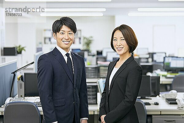Japanese businesspeople in the office