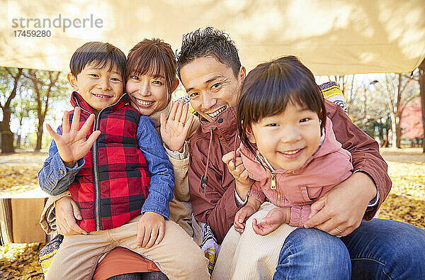 Japaner auf dem Campingplatz