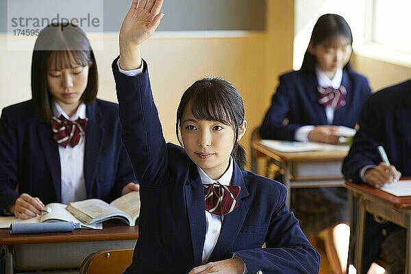 Japanische Schüler im Klassenzimmer