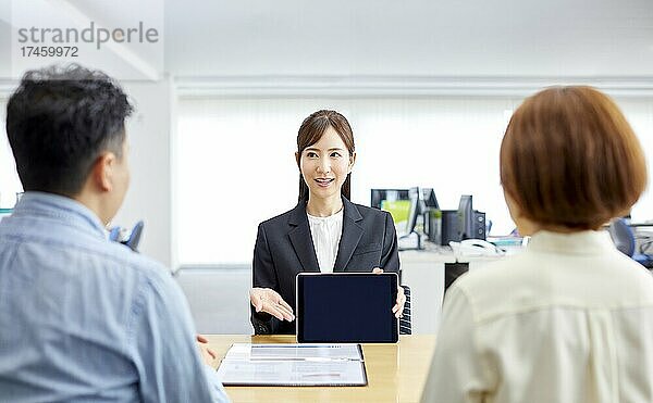 Japanese businesspeople in the office