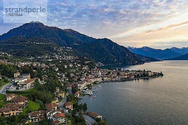 Luftaufnahme  Menaggio am morgen  Comer See  Lago di Como  Provinz Como  Lombardei  Italien  Europa