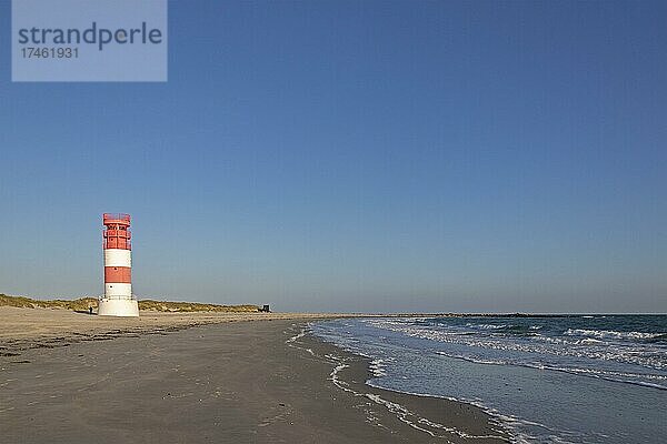 Leuchtturm auf der Düne  Insel Helgoland  Schleswig-Holstein  Deutschland  Europa
