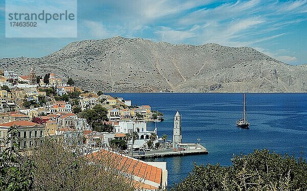 Blick auf die Bucht von Symi  Insel Symi  Griechenland  Europa