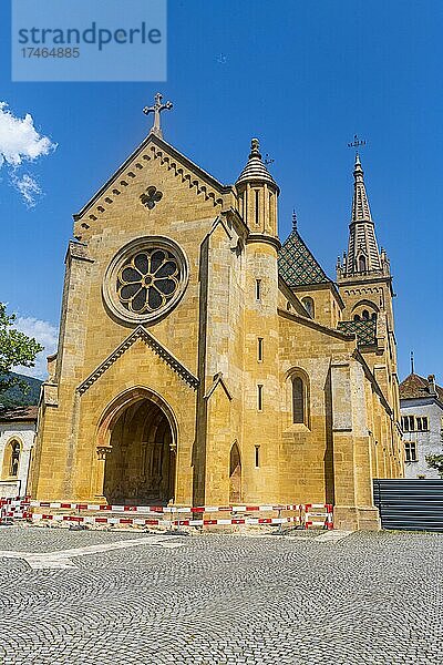 Stiftskirche  Neuchatel  Schweiz  Europa