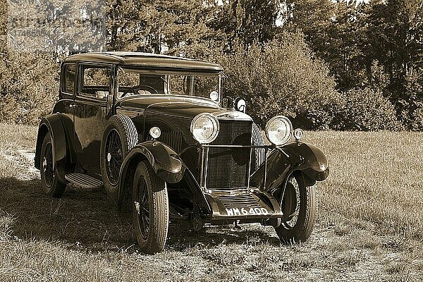Oldtimer Sunbeam Coupe Baujahr 1930  3 Gänge  3.317 ccm Hubraum  6 Zylinder  25 PS  1600 kg Gewicht  Österreich  Europa