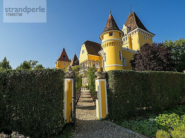 Georgischlössl  ein Schloss im Tudor-Stil  Ehrenhausen  Südsteirische Weinstraße  Steiermark  Österreich  Europa