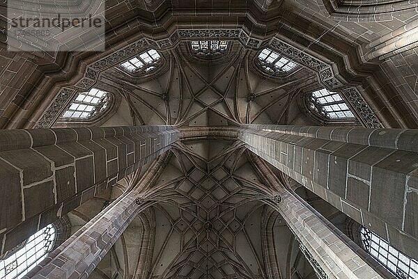 Gotisches Gewölbe im Ostchor  Lorenzkirche  Nürnberg  Mittelfranken  Bayern  Deutschland  Europa
