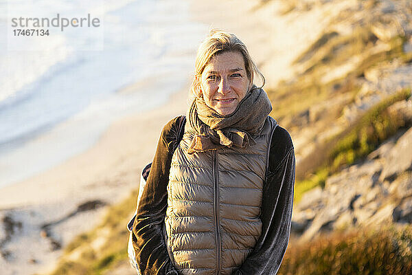 Erwachsene Frau  Walker Bay Reserve  Südafrika