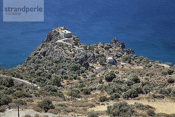 Felsige Küstenlandschaft bei Preveli  Südküste  Kreta  Griechenland  Europa