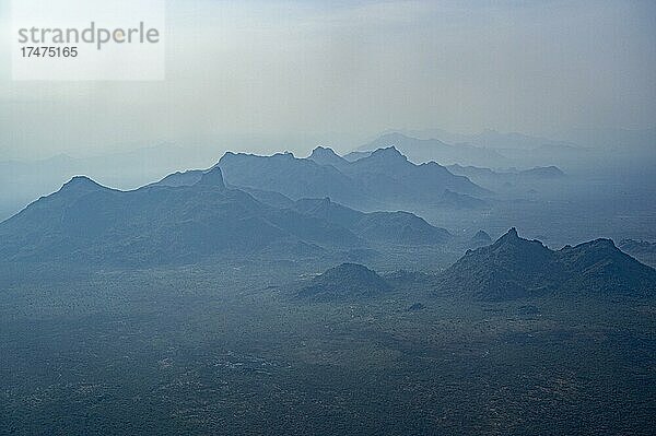 Luftaufnahme der Berge in Eastern  Südsudan  Afrika