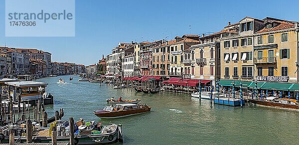 Boote auf dem Canal Grande  Canal Grande  Venedig  Italien  Europa