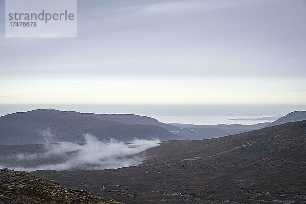 Nahe dem Bealach na Bà Aussichtspunkt  Pass nach Applecross  Highlands  Schottland  Strathcarron  Schottland  Großbritannien  Europa