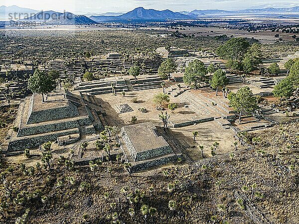 Luftaufnahme der mesoamerikanischen archäologischen Stätte Cantona  Puebla  Mexiko  Mittelamerika