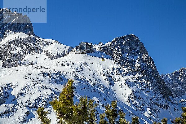 Bergstation der Alpsitzbahn  Skigebiet Garmsich Classic  Garmisch-Partenkirchen  Oberbayern  Deutschland  Europa