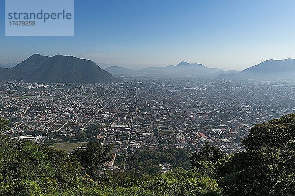 Aussicht vom Cerro Borrego über Orizaba  Veracruz  Mexiko  Mittelamerika