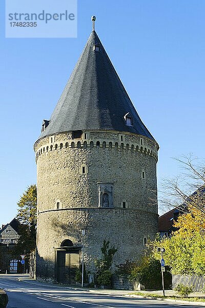 Stadttor Breites Tor  Goslar  UNESCO Welterbestätte  Harz  Niedersachsen  Deutschland  Europa