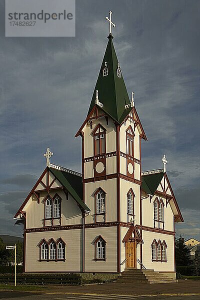 Húsavíkurkirkja  Holzkirche in Húsavík  Húsavík  Norðurland eystra  Nordost-Island  Island  Europa