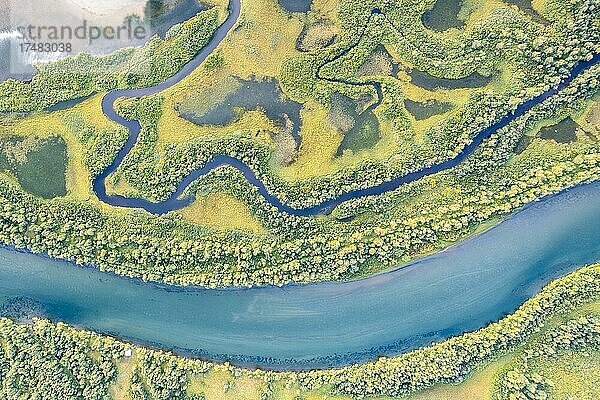 Flussdelta des Tarraätno  Luftaufnahme  Kvikkjokk  Laponia  Norrbotten  Lappland  Schweden  Europa