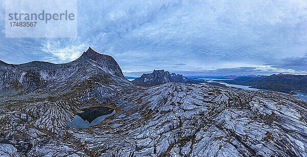 Berge Kulhornet und Stortinden  Luftaufnahme  Efjord  Tysfjord  Ofoten  Nordland  Norwegen  Europa