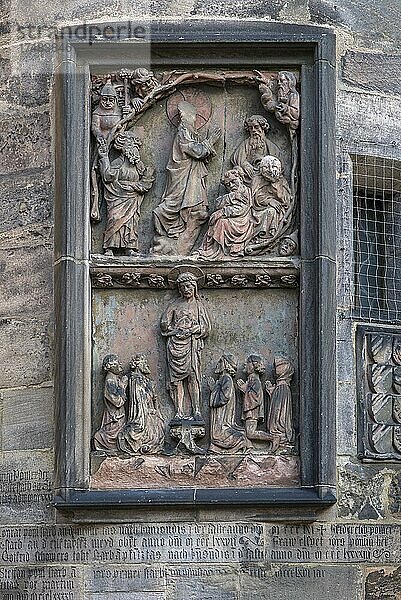 Historische  religiöse Reliefs an der St. Sebald Kirche  Nürnberg  Mittelfranken  Bayern  Deutschland  Europa