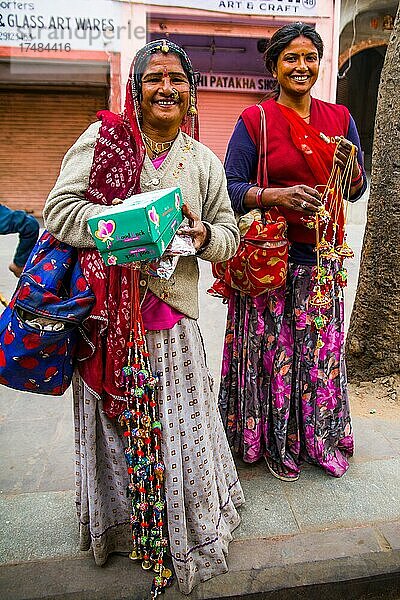 Souvenirverkäuferinnen  Jaipur  Jaipur  Rajasthan  Indien  Asien
