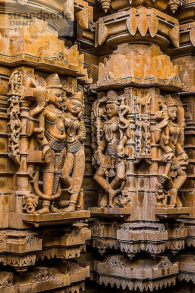 Kunstvolle Reliefarbeiten  Chandraprabhu-Jaintempel im Fort  Jaisalmer  Jaisalmer  Rajasthan  Indien  Asien