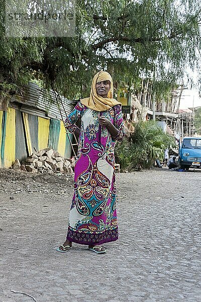 Frau  traditionelle Kleidung  Asebe Teferi  Oromia  Äthiopien  Afrika