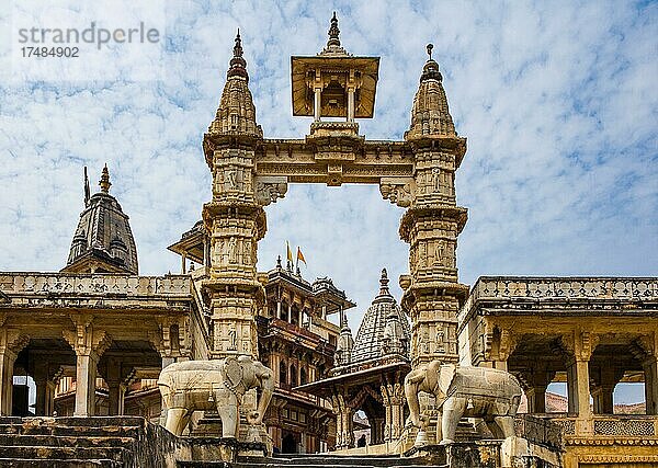 Aufgang zum Jagat Shiromani Hinu-Tempel  Amber  Amber  Rajasthan  Indien  Asien