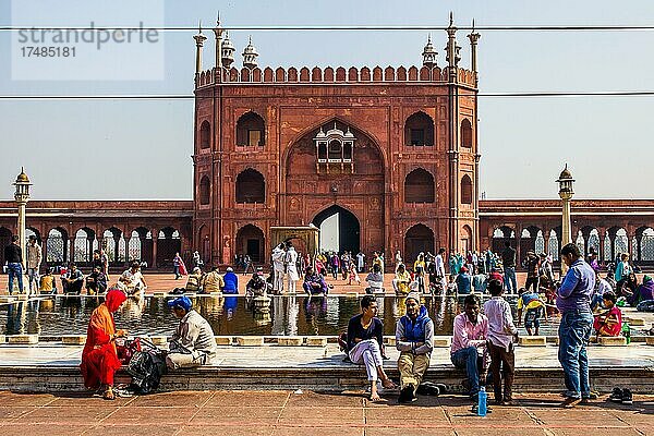 Jami Masjid  größte Mischee Indiens mit Reinigungsbecken  Delhi  Delhi  Delhi  Indien  Asien