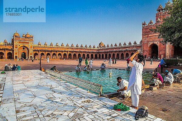 Reinigungsbecken  Jami Masjid  Fatehpur Sikri  Fatehpur Sikri  Uttar Pradesh  Indien  Asien